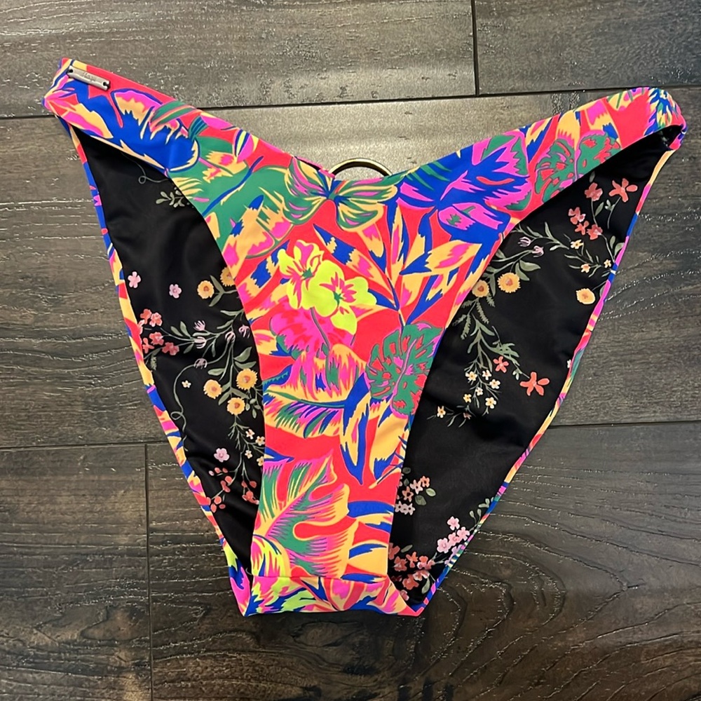 NWOT Maaji O-Ring Reversible Bikini Bottom